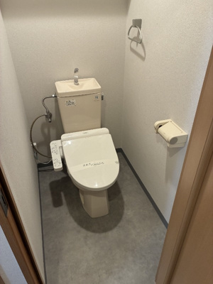 【トイレ】 | ピソ・エスペランサ | 落ち着いたトイレです