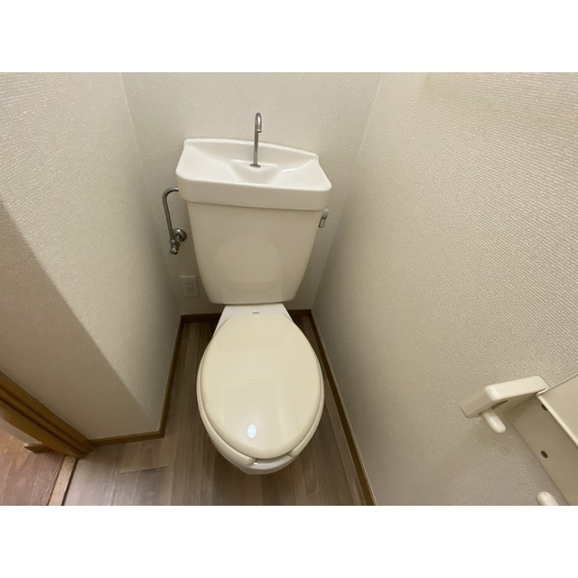 Ｎ・Ｋハイムのトイレ|落ち着いた色調のトイレです