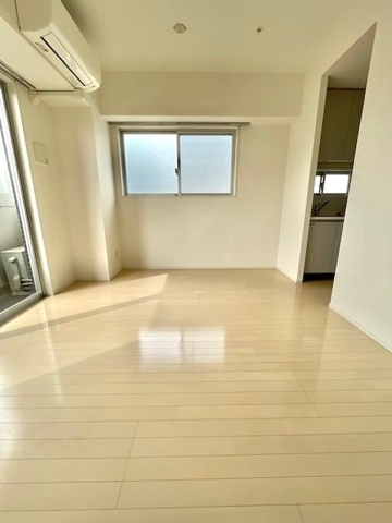 ファーニッシュド・アパートメントマンション月島4（東京エリア）の居間・リビング|こちらのリビングで趣味の時間をお楽しみください