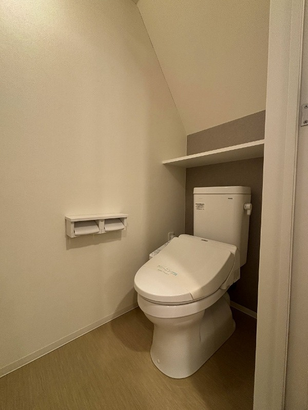 フリューゲル綾瀬のトイレ|落ち着いたトイレです