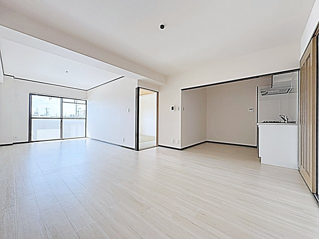 横井ビルの居間・リビング|ゆったりとした居間です