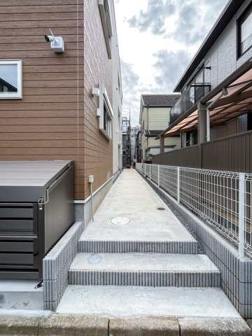 サンピア幕張本郷のエントランス|建物の内部です