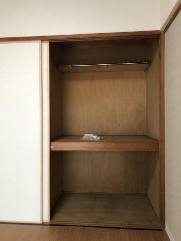エスカイア千歳船橋の収納
