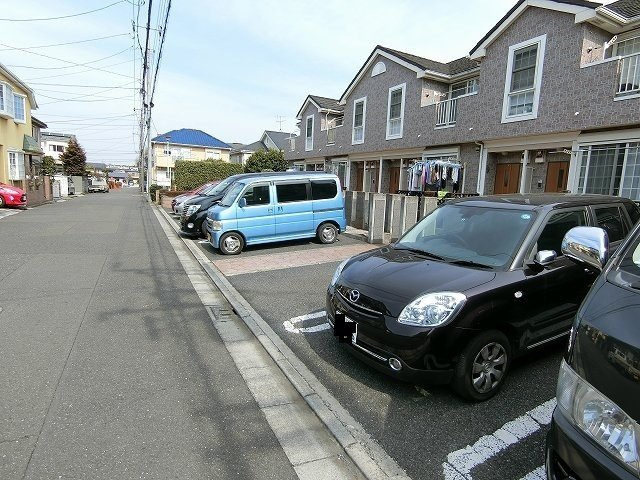 フォレストの駐車場|カースペースがあります