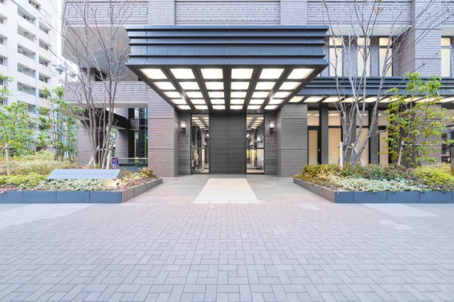 クレヴィアタワー大阪本町のエントランス