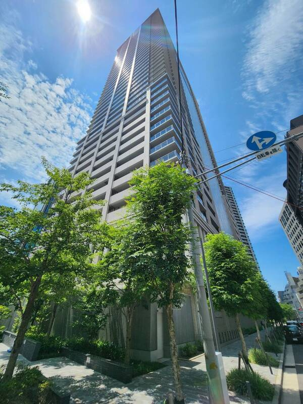 ブランズタワー梅田Northの外観