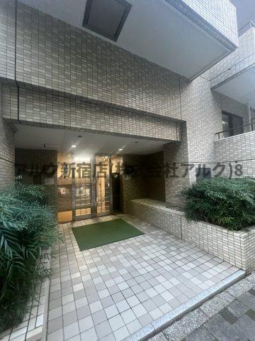 朝日三番町プラザのエントランス