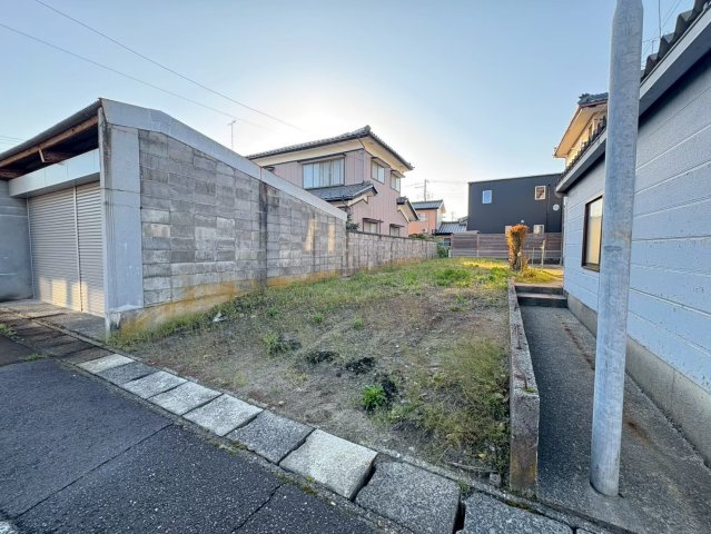 北区嘉山 190万円の前面道路含む現地写真