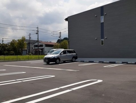 未来悠の駐車場
