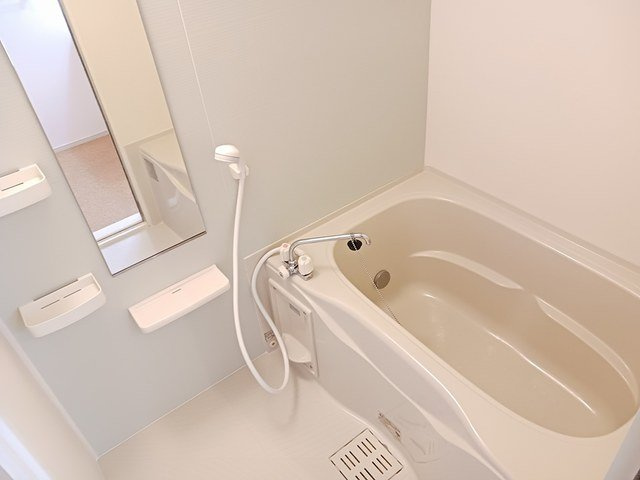【浴室】 | Ｃａｓａ　ＳｅｒｅｎｏⅡ | コンパクトで使いやすいお風呂です