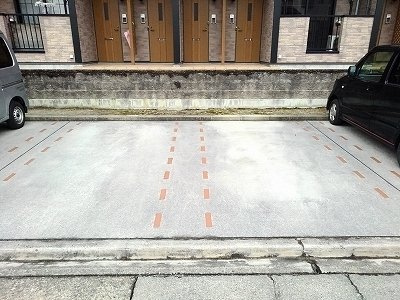 スプリング　エンブレスの駐車場|駐車スペースもあります