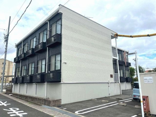 レオパレスアイティー笹原の外観|おしゃれな外観です