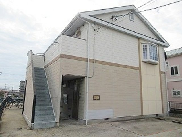レオパレスチェリーブロッサムズの外観|外観は落ち着いています