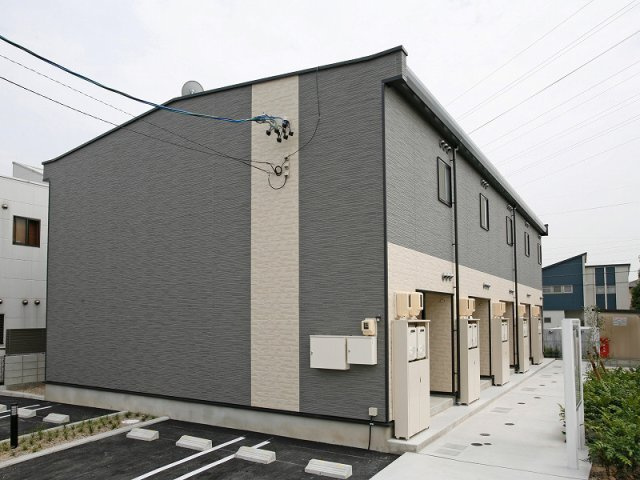 レオパレスリベリーズの外観|落ち着いた雰囲気の外観です