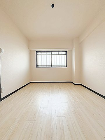 横井ビルの洋室|コンパクトで使いやすい洋室です