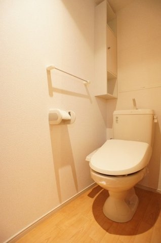 サン・ヴィラのトイレ|ゆったりとした空間のトイレです