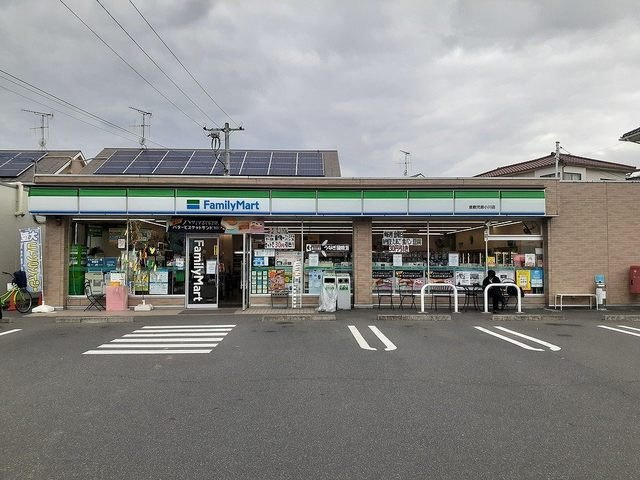 プラティ－ヌＫ．Ｄの周辺|ファミリーマートまで180m