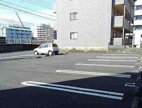 リヴィエ－ル小松原の駐車場|駐車場です