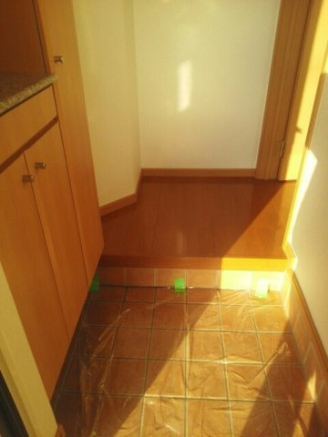 ユニゾンさかえ通りⅢの玄関|明るい玄関です