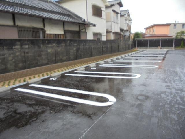 パンプキンヒルズの駐車場|駐車場に車を止められます