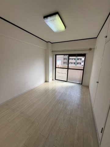 ライオンズマンション大名の洋室
