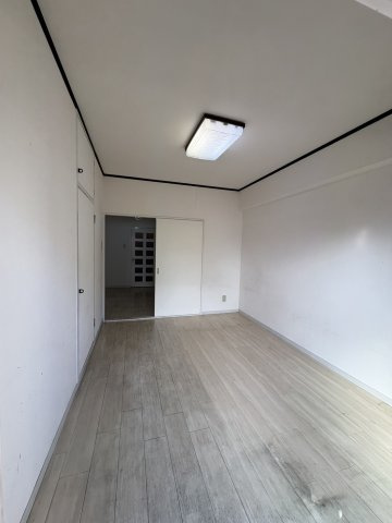 ライオンズマンション大名の洋室