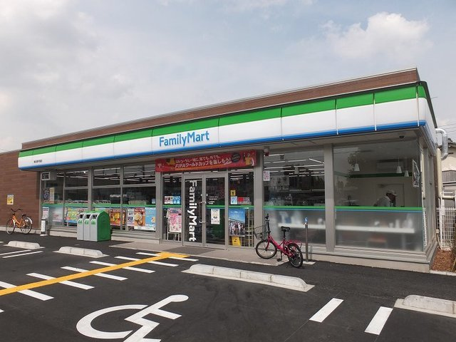 パープルハイツＢの周辺|ファミリーマートまで210m
