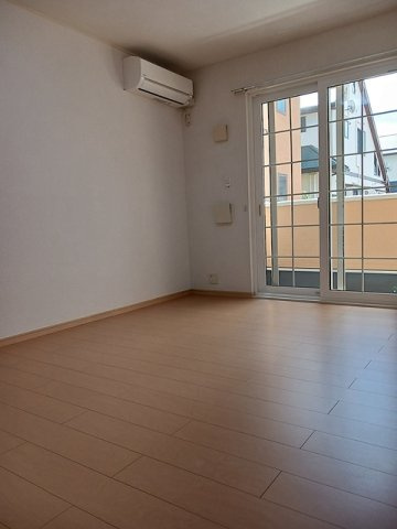 アウスピカーレＢの内装|明るい室内です