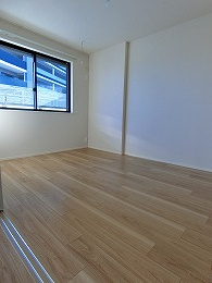モンパルク生駒元町の寝室|明るい洋室です