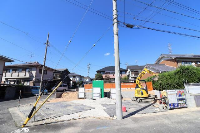 新築戸建て・仲介手数料無料）小牧市大字本庄字郷浦２棟／１期２号棟の前面道路含む現地写真|造成後