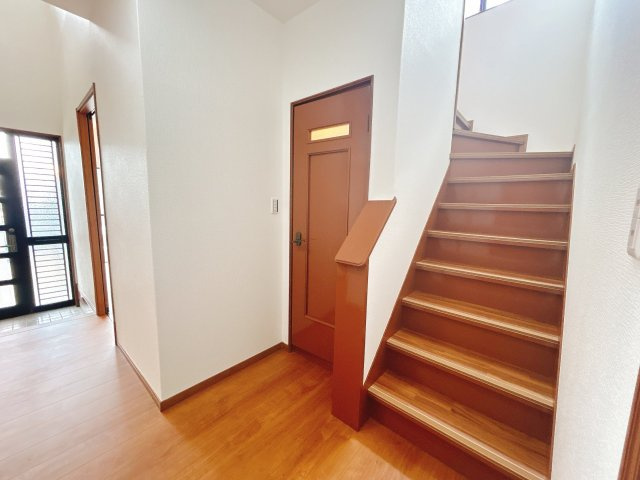 仲介手数料不要　カチタス合志市須屋　戸建て【西合志南小・西合志南中】の内装|階段