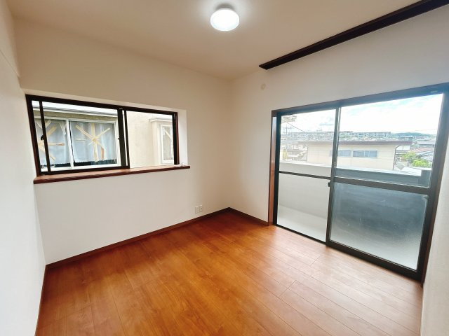 仲介手数料不要　カチタス合志市須屋　須屋駅徒歩4分内外装リフォーム済【西合志南小・西合志南中】の洋室|2階洋室