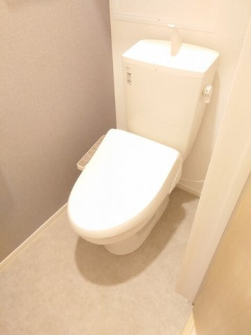 ハミングバードⅡのトイレ|ゆったりとした空間のトイレです