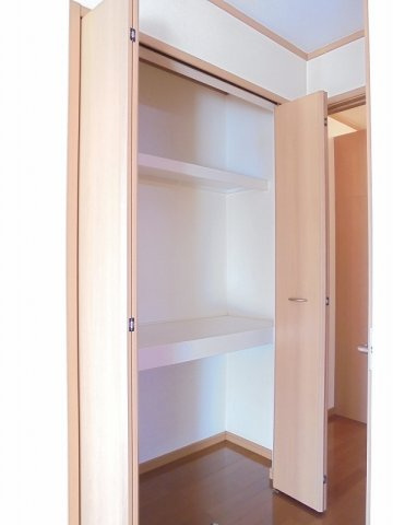 ナイオン　日差の収納|たっぷりとした収納スペースです