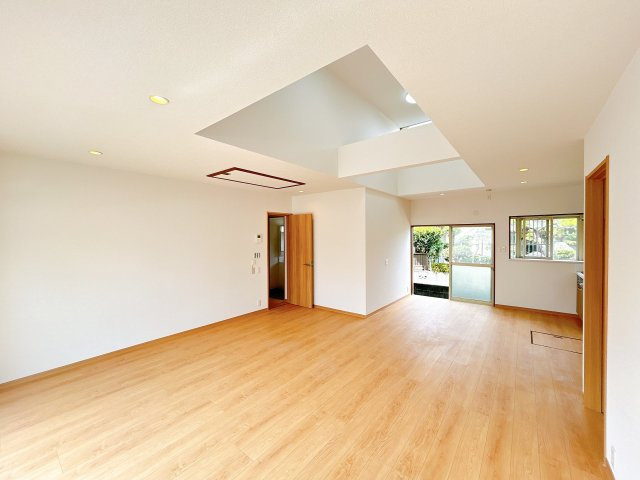 仲介手数料不要　カチタス合志市豊岡　平屋【楓の森小・楓の森中】の居間・リビング|LDK約18帖