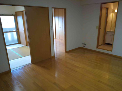 【居間・リビング】 | オアシススカイマンション仲里