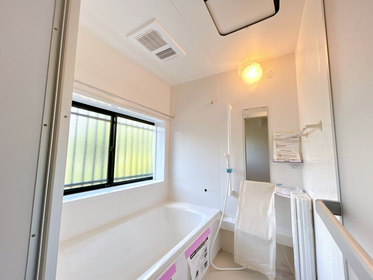 仲介手数料不要　カチタス合志市野々島　建物40坪5SLDK即入居可【西合志中央小・西合志中】の居間・リビング|LDK：2面に窓があり明るい