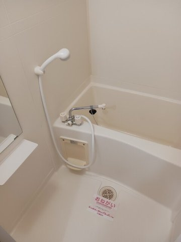 トゥールモンドの浴室|コンパクトで使いやすいお風呂です