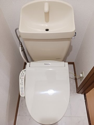 トゥールモンドのトイレ|ゆったりとした空間のトイレです