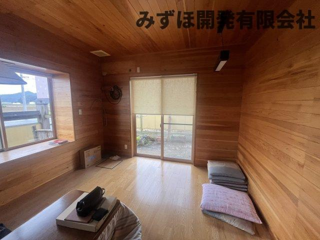 東置賜郡高畠町大字入生田937の洋室|残っているお荷物はすべて片付けます。