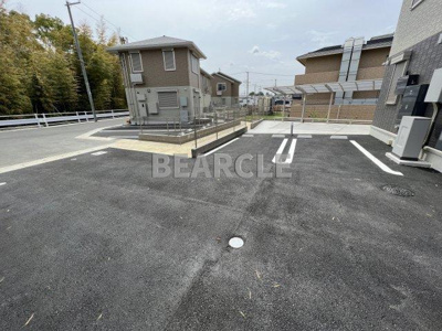 【駐車場】 | ラコリーヌ藤森 | 駐車場完備です