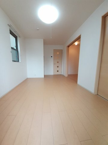 【居間・リビング】 | フォルシュ | こちらの居間で趣味の時間をお楽しみください