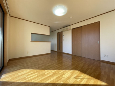 【居間・リビング】 | 新白岡ホープ館 | ゆったり過ごせるリビングです