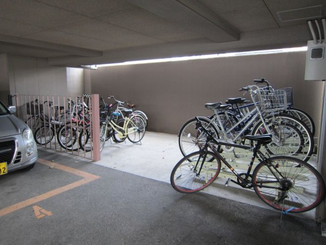 福岡市博多区博多駅前４丁目の賃貸マンションのロビー