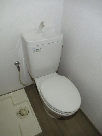 福岡市博多区博多駅前４丁目の賃貸マンションのトイレ