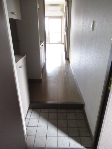 福岡市博多区博多駅前４丁目の賃貸マンションの玄関