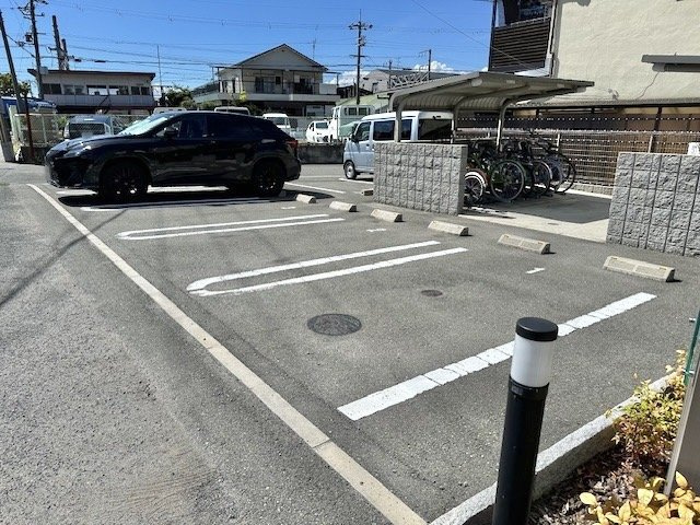 パークサイド・フィオーレの駐車場|駐車スペースもあります
