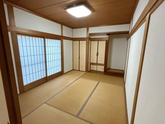 仲介手数料不要　カチタス大津町美咲野1丁目　建物60坪5SLDK角地【美咲野小・大津北中】の和室|1階和室6帖：押入れ付き