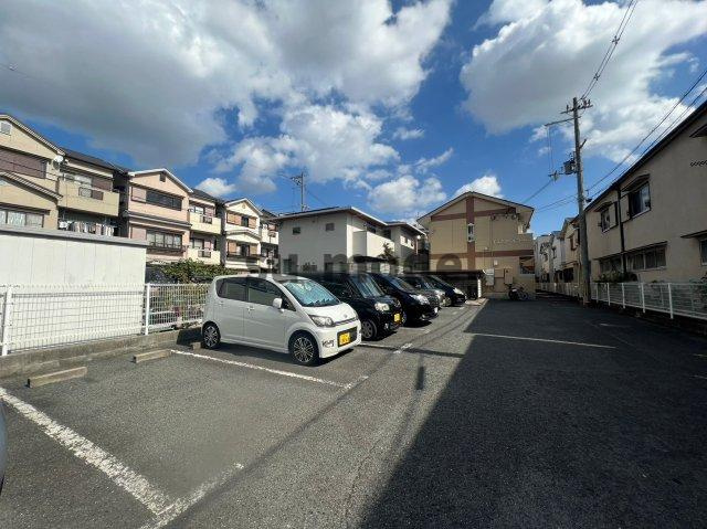エスポアールコートの駐車場