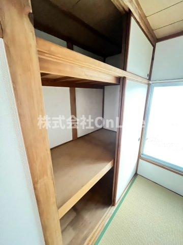 若江本町3丁目テラスハウスの収納